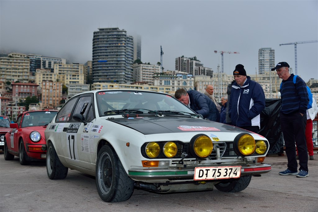 Jens Gandrup kørte en imponerende niendeplads hjem i dette års Rallye Monte-Carlo Historique, og han kommer til start i Munkebjerg Hillclimb. Her ses hans Alfa Romeo Alfetta fra 1979 på havnen i Monaco
(Foto: Michael Eisenberg)
